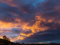 Panorama mit  brennendem Abendhimmel